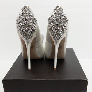 Badgely Mischka #1 Most Iconic Bridal Shoe